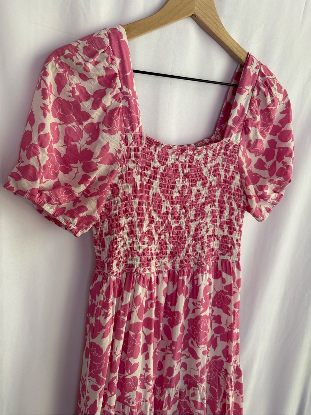 August Sky Pink Floral Smocked Puff Sleeve Midi Dress 🌸